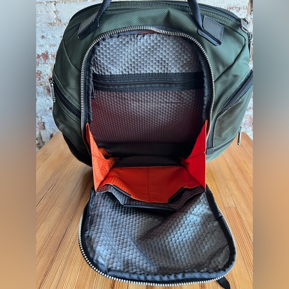 Tumi - ALPHA BRAVO Kingsville Deluxe Green Backpack - Picture 4 of 8